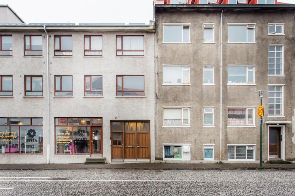 City Center Base In A Prime Location In Reykjavík Exteriör bild